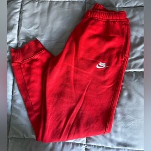 Nike Club
Men's Knit Joggers
